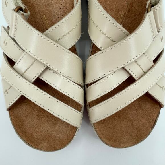 Clarks Women’s Cecily Slide Strappy Sandals Cream Leather, Sz. 6M Adjustable - Picture 6 of 14
